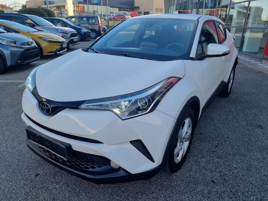 Toyota C-HR 1,2 Center..redovno održavan,reg do 11/24,GARANCIJA - cover