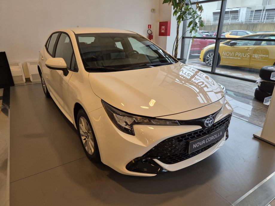 Toyota Corolla 1,8 hybrid Luna...isporuka odmah, akcija!! - cover