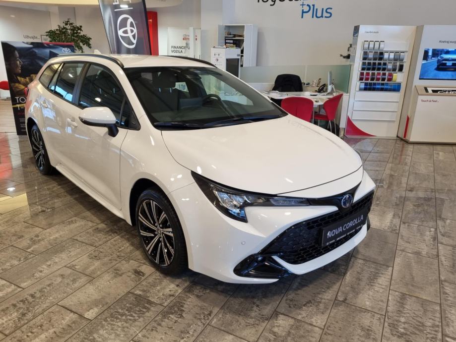 Toyota Corolla TS 1.8 hybrid SOL17...isporuka odmah, popust 5.000 eur - cover