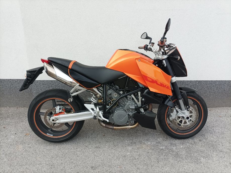 KTM 990 SUPER DUKE, 2006 god. - cover