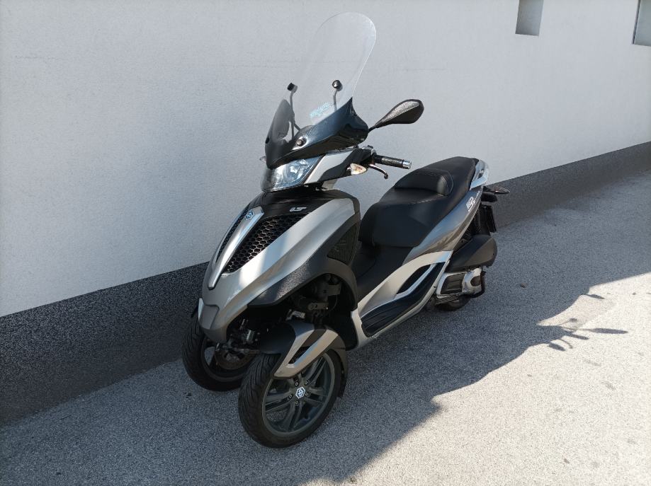 Piaggio MP3 300 LT YOURBAN, B KATEGORIJA, 2013 god. - cover