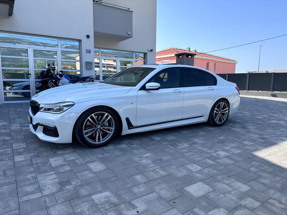BMW serija 7 730d M Sport - cover
