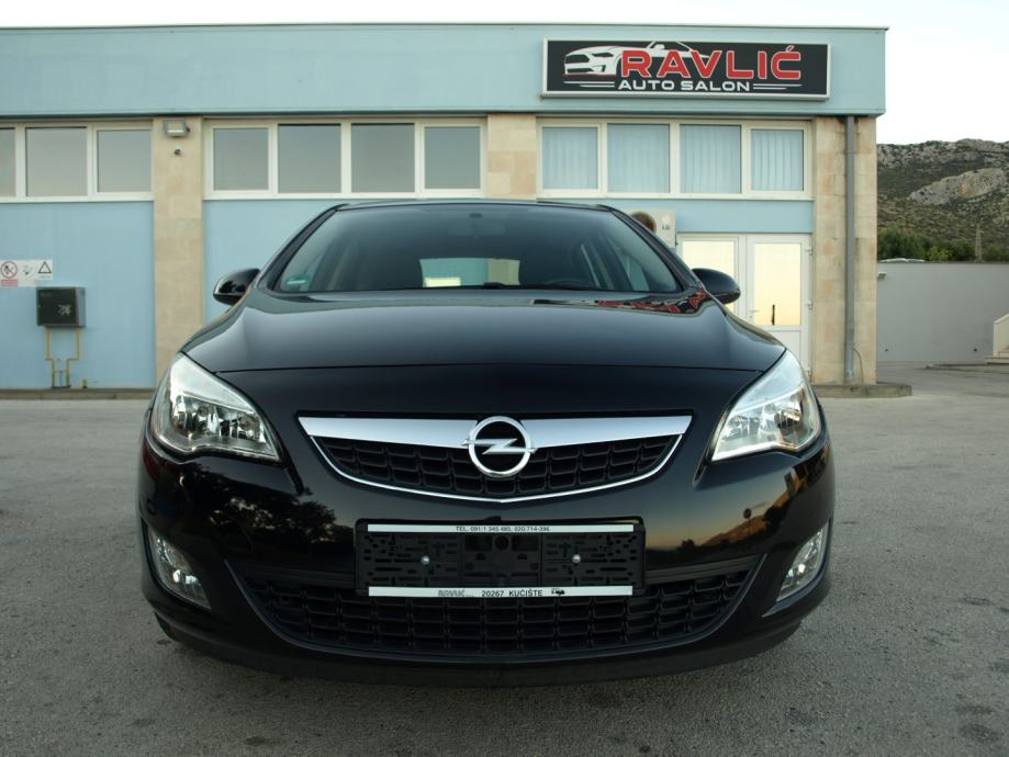 Opel Astra 1,7 CDTI navigacija, servisna knjiga, veliki servis. - cover