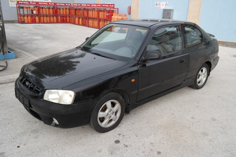 Hyundai Accent 1,5 GTi - cover