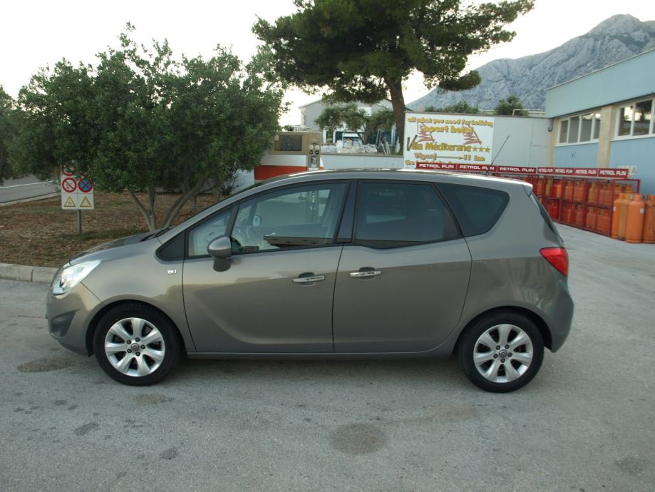 Opel Meriva 1,7 CDTI servisna knjiga, koža, parking senzori - cover