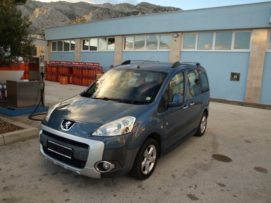 Peugeot Partner 1,6 HDi servisna knjiga - cover