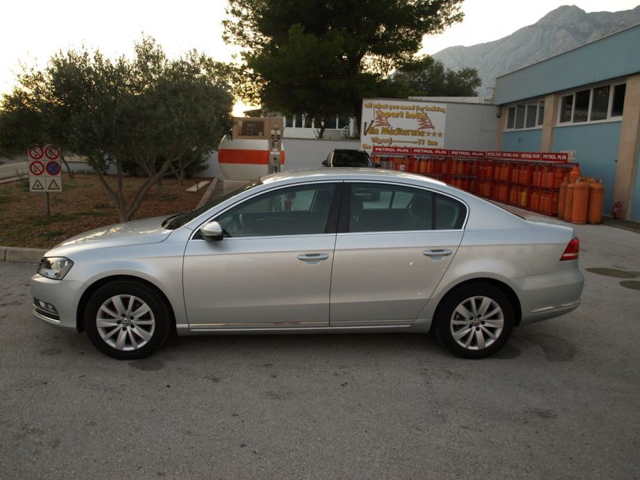 VW Passat 1,6 TDI navigacija, servisna knjiga - cover