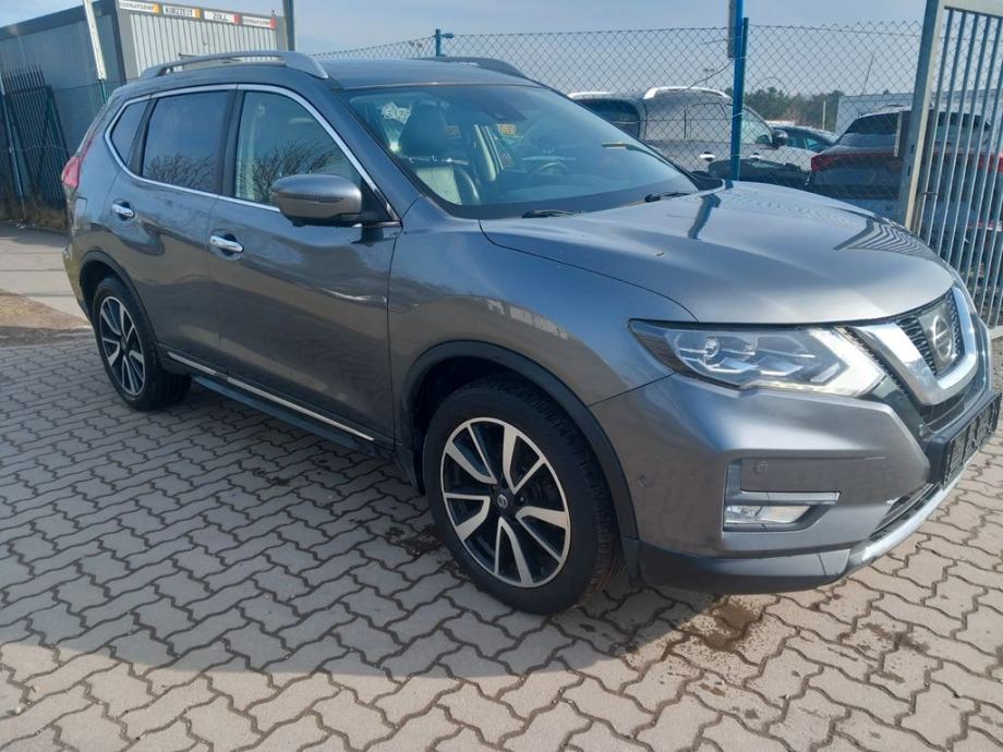 Nissan X-Trail 2,0 dCi - cover