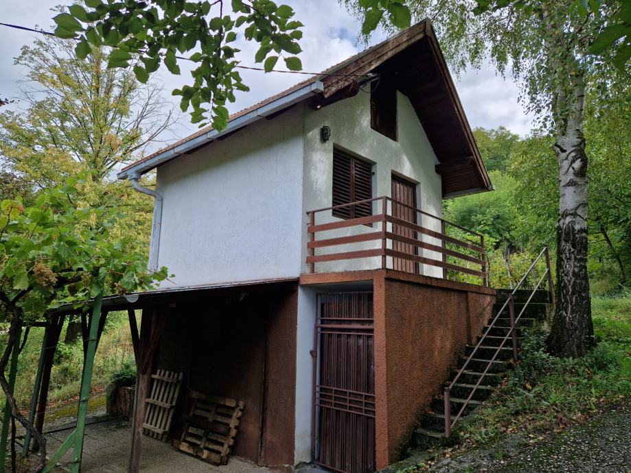 Krapina - vikendica (klet) 40m2 na odličnoj lokaciji (prodaja) - cover