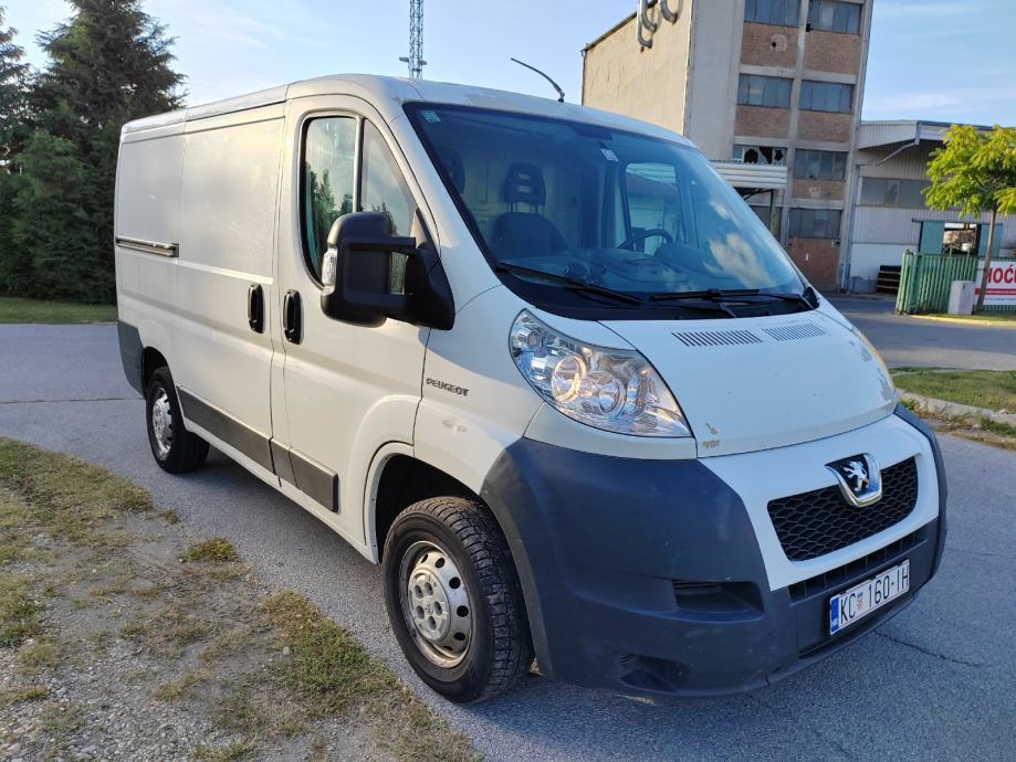 Peugeot Boxer 330 Kombi 2,2 HDi - cover