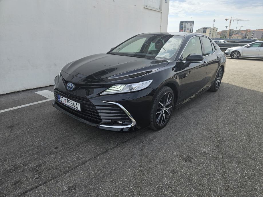 Toyota Camry 2,5 hibrid PREMIUM - cover