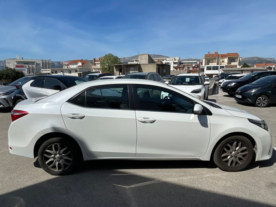 Toyota Corolla Sedan 1,4 D-4D - cover