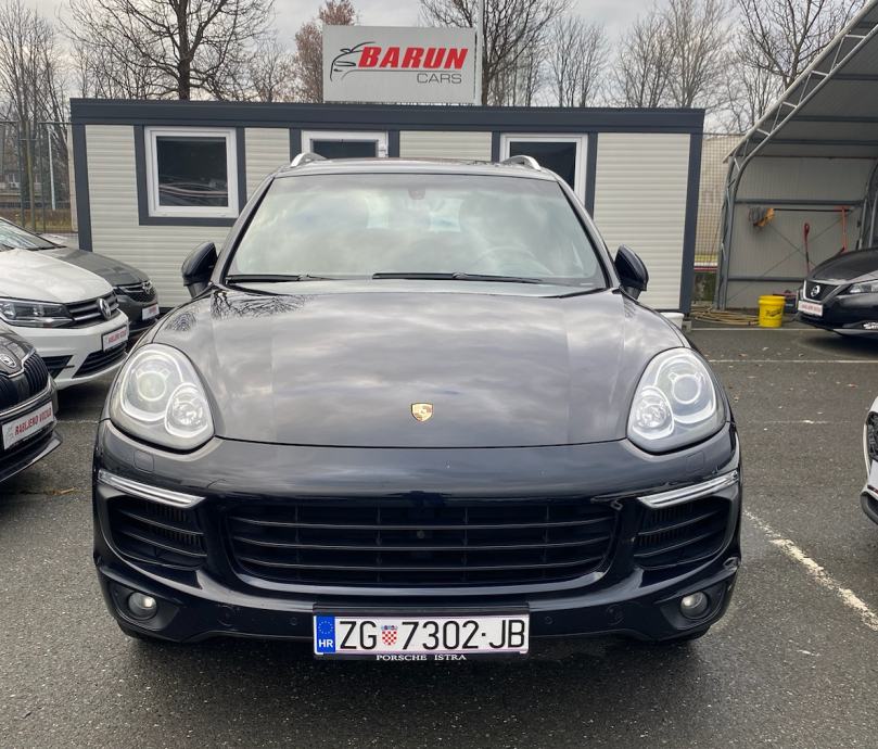 Porsche Cayenne 3,0 V6 TDI automatik - cover