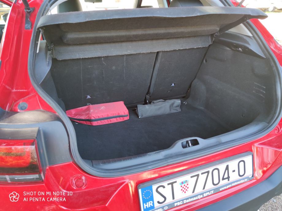 Citroën C4 Cactus BlueHDI 120 u PDV u - cover