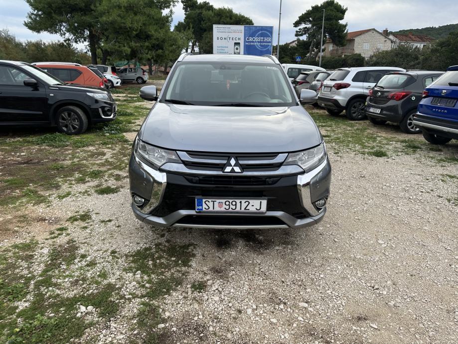 Mitsubishi Outlander 2.0 PHEV hibrid 4×4 U PDV u AKCIJA - cover