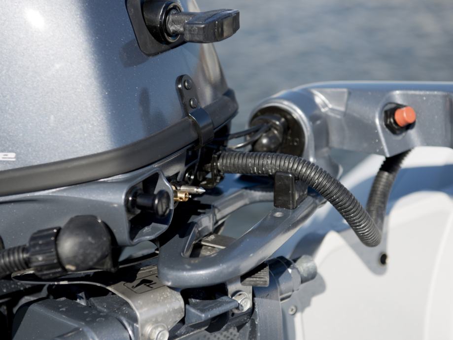 YAMAHA VANBRODSKI MOTOR F8 penta - cover