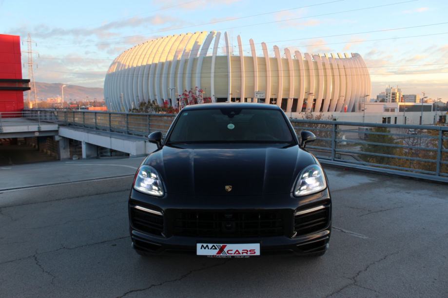 Porsche Cayenne GTS 4.0 Black Edition, panorama, bose, PDV, reg 5/2024 - cover
