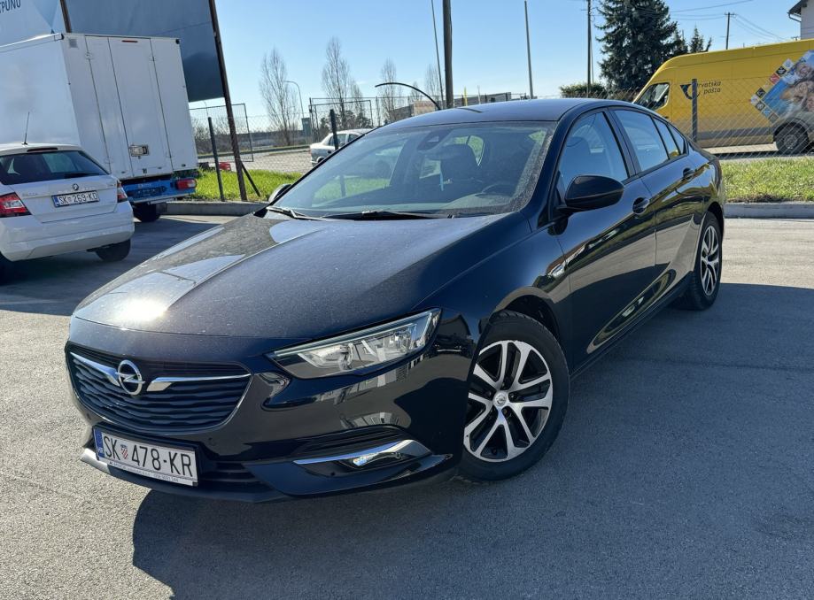 Opel Insignia 1,6 CDTI , MODEL. 2021. Sa Prijepisom !! - cover