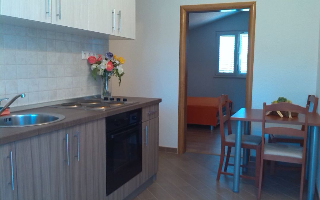 Apartmani Batarilo Gornji Karin - cover