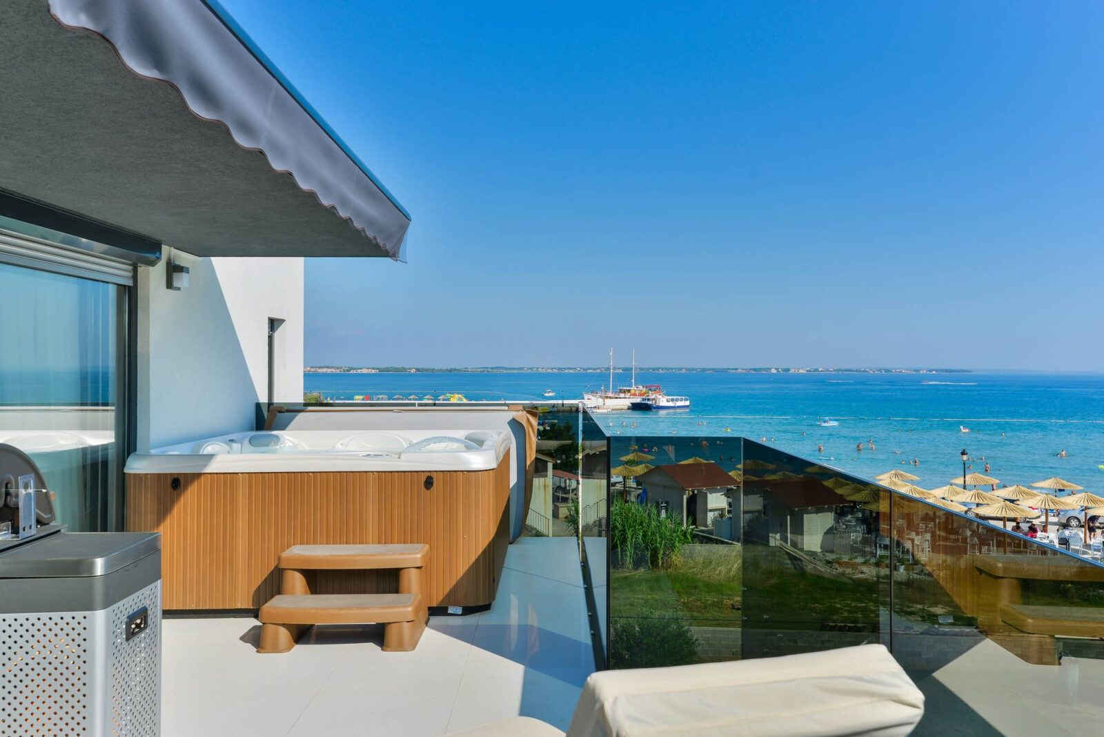 Resort Mirakul – Otok Vir - cover