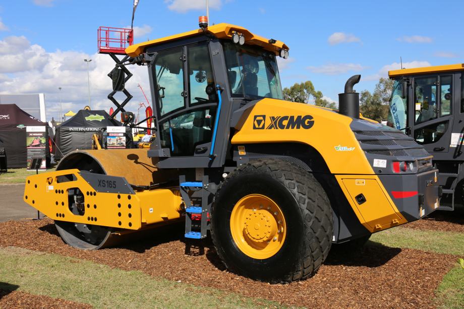 VALJAK XCMG 16.000 kg - cover