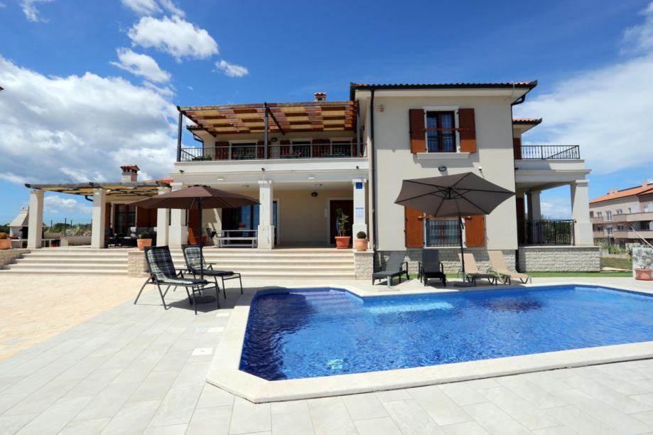Kuća: Medulin, 230.00 m2 (prodaja) - cover