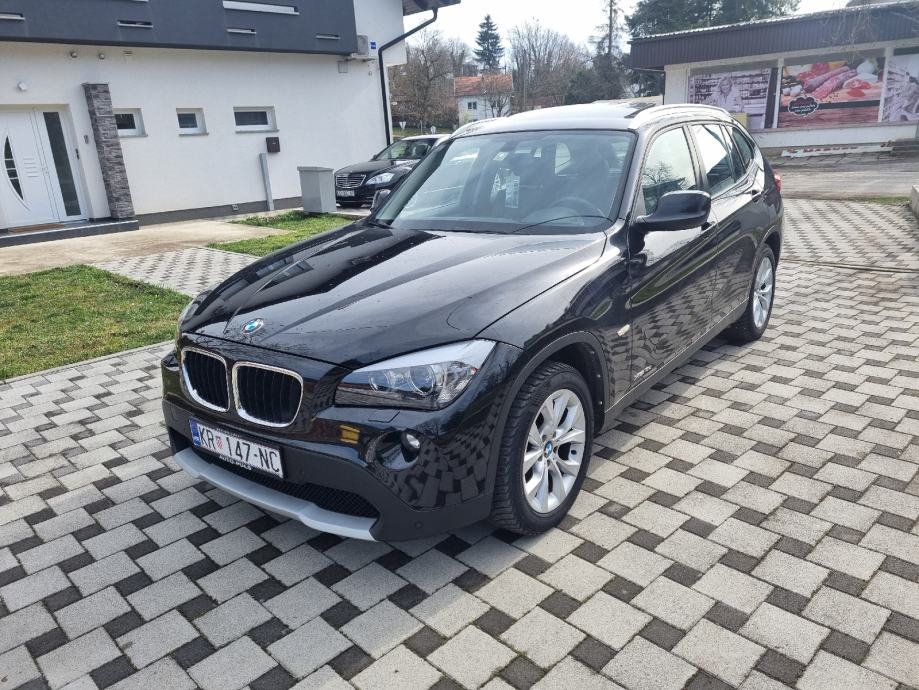 BMW X1 xDrive18d - cover