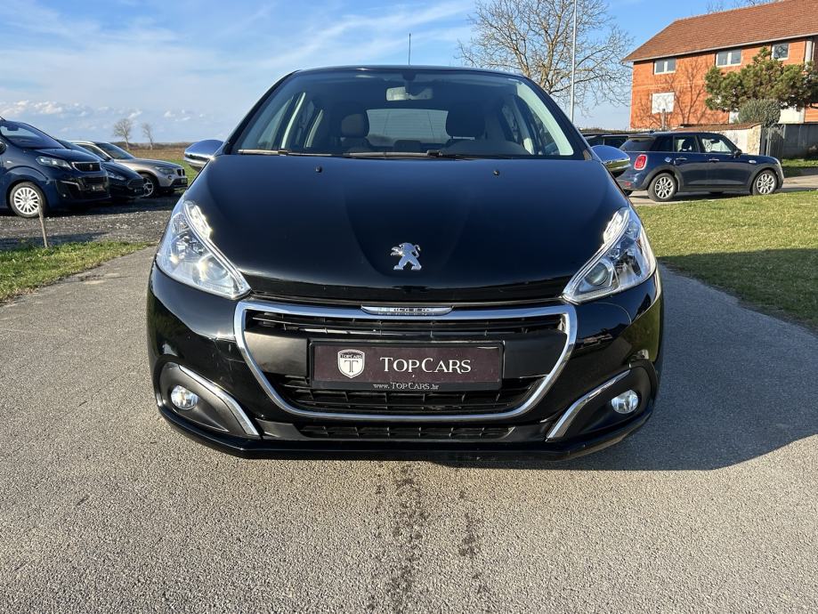 Peugeot 208 1,2 PureTech, Navigacija, Tempomat, Servisna - cover