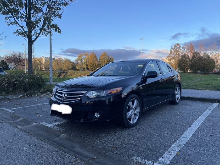 Honda Accord 2,0 i - cover