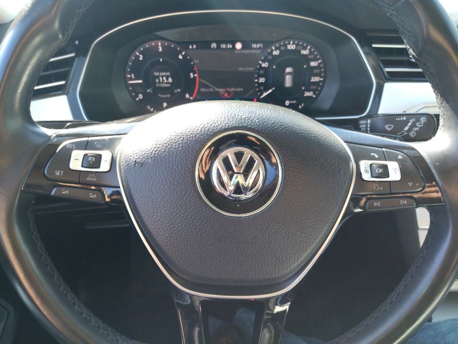 VW Passat Variant 2,0 TDI BMT DSG - cover