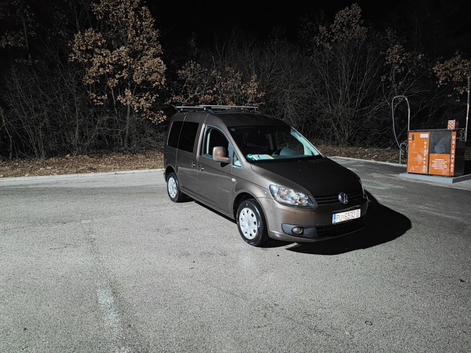 VW Caddy 2,0 TDI 4 motion - cover