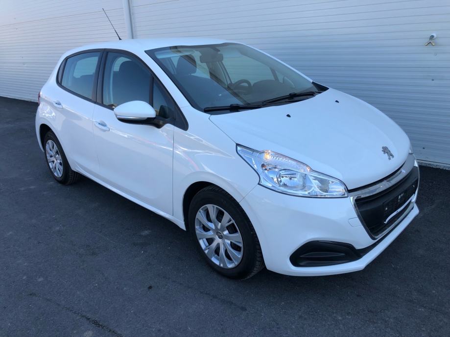 Peugeot 208 1,5 BlueHDI - cover
