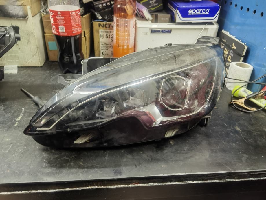 Far ljevi led Peugeot 308 T9 ll - cover