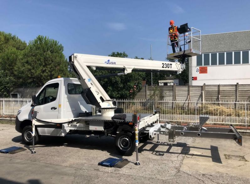 Auto Košara GSR - 22.8 m - na vozilu IVECO 35S14 - B-kat. - *LEASING* - cover