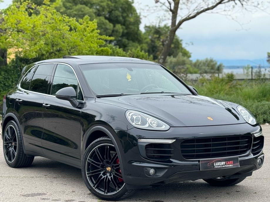 Porsche Cayenne 3,0 V6 TDI Automatik F1 Panorama,kamere,Led,Alu21 - cover