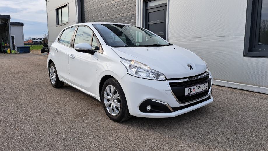 Peugeot 208 1,2 PureTech, navigacija - cover