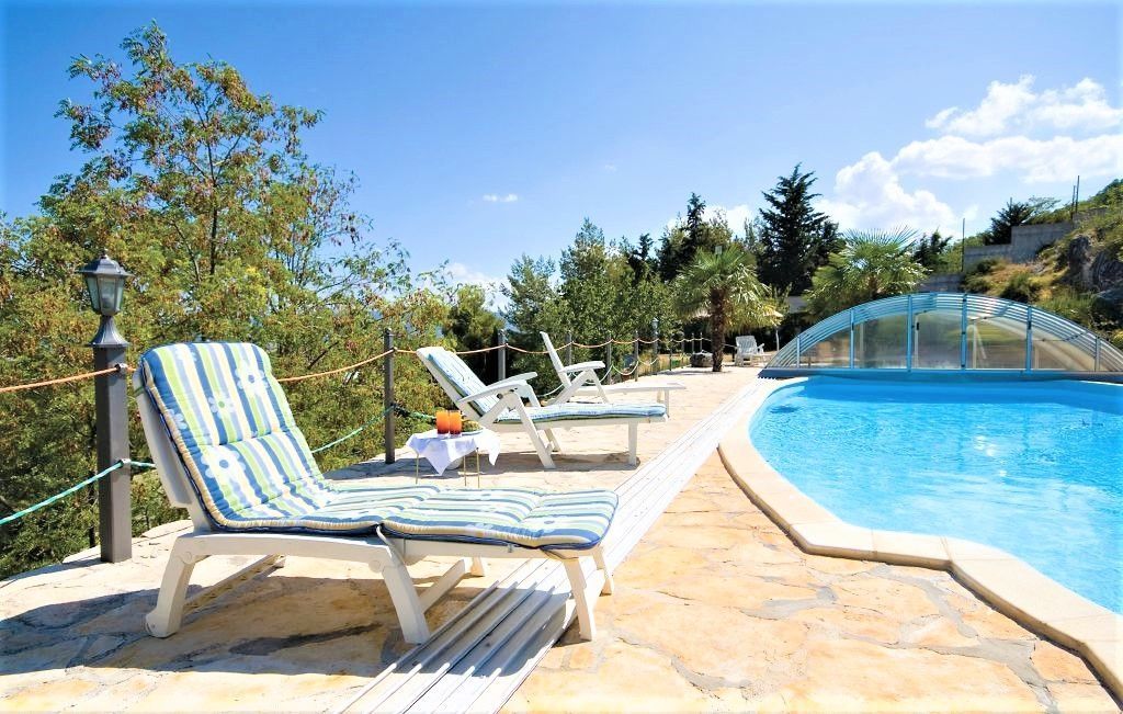 Kuća na prodaju Parčić (Drniš) - Veliki Turistički Kompleks- Parcela 10.000 m2 - 449.000 Eura - cover