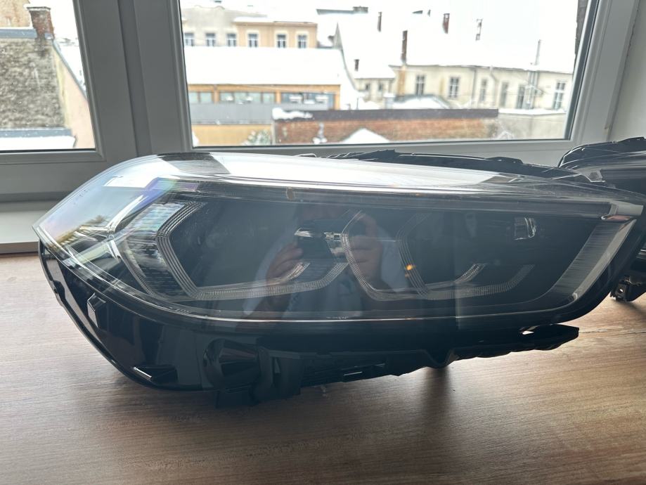 Bmw f40 led adaptiv farovi - cover
