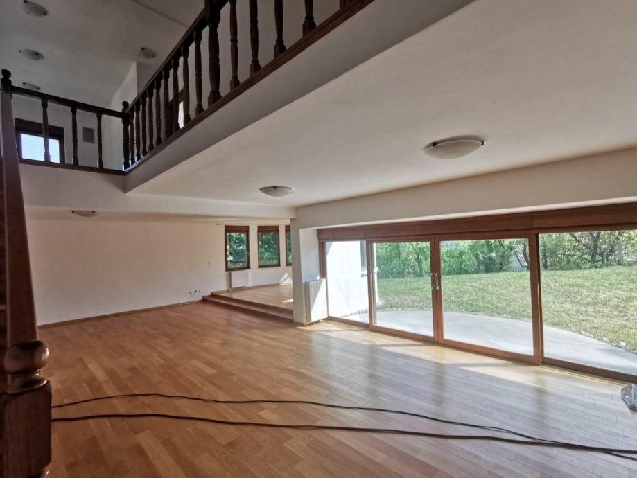 Stambeno-Poslovna Vila Gračani -850.000 Eura - cover