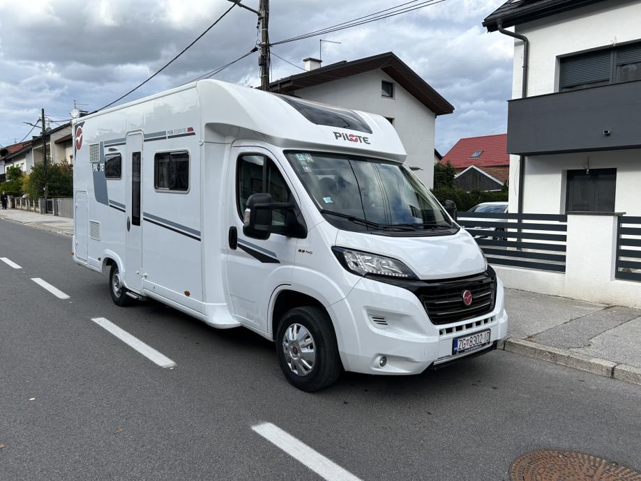 Pilote Essentiel P696 6 putničkih i spavaćih mjesta 47.000 eur + PDV - cover