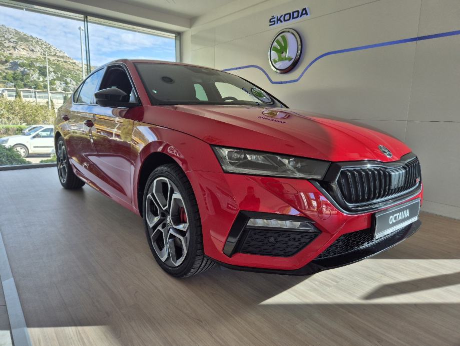 Škoda Octavia RS 2,0 TSI DSG - cover