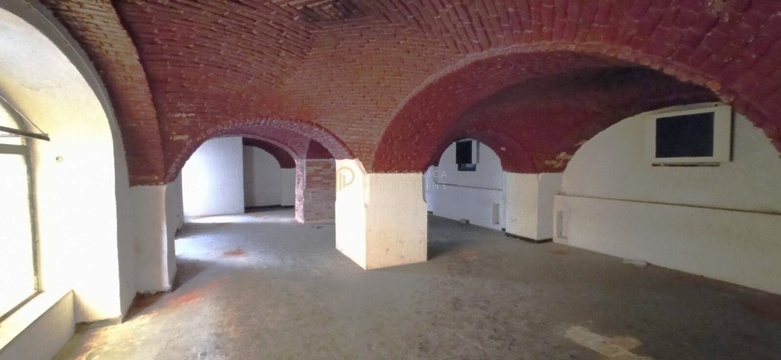 Ilica, strogi centar, poslovni prostor - restoran u prizemlju, 333 m² - cover