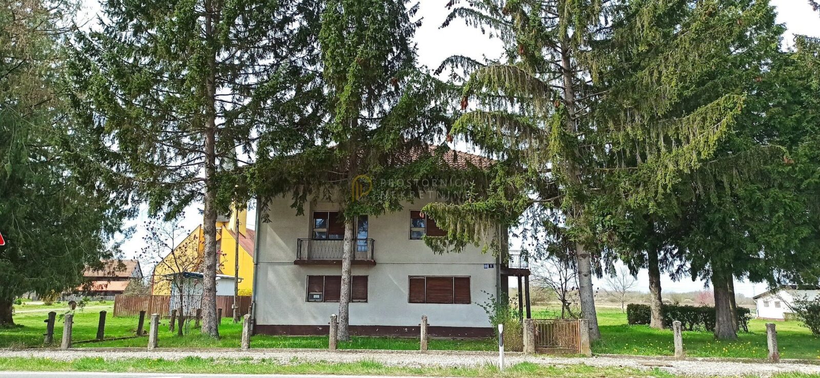 Građevinsko zemljište s kućom, Buševec, 10 000 m², priključci - cover