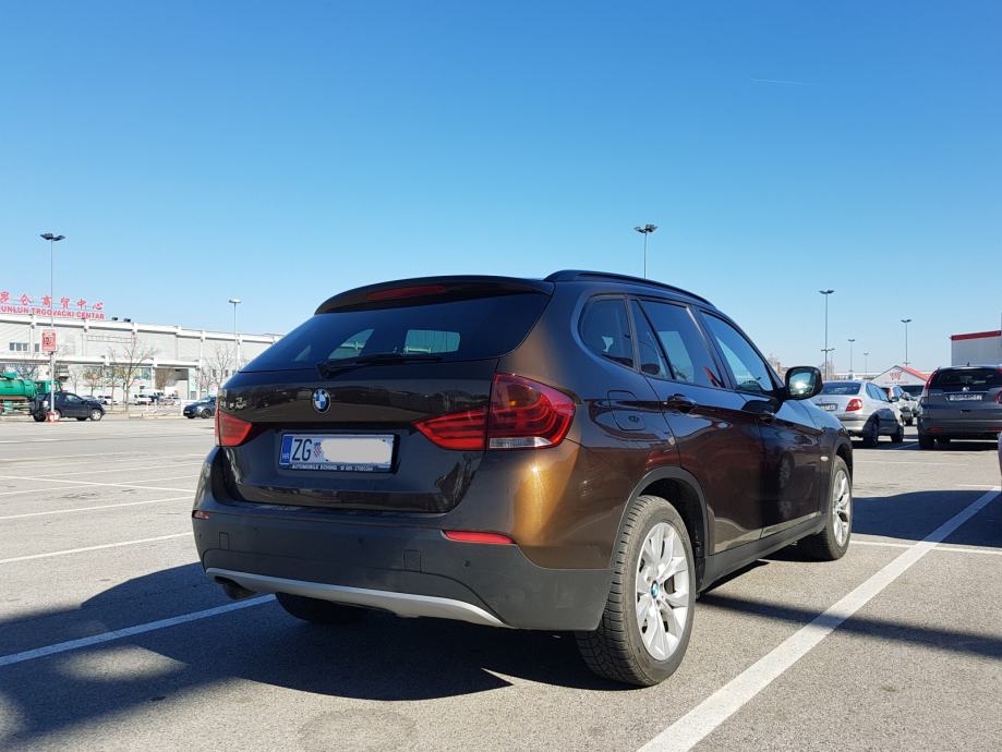 BMW X1 sDrive18d - cover