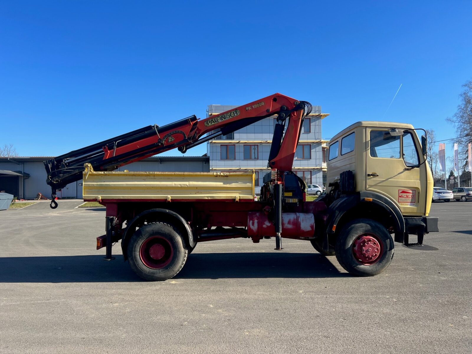 Mercedes 1719 + kran Palfinger 19000 - cover