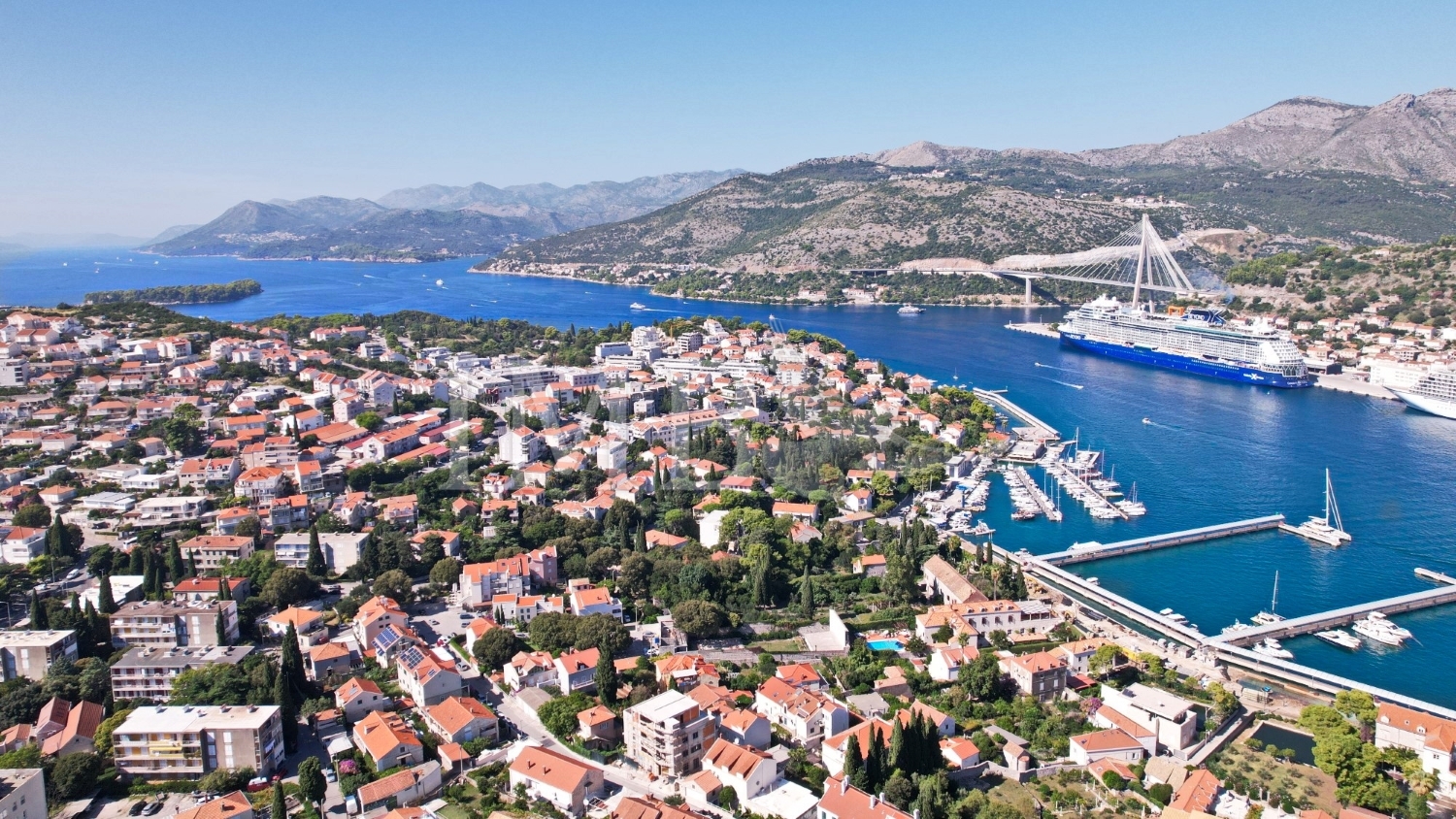 NOVOGRADNJA DUBROVNIK - IZVRSNA PJEŠAČKA ZONA - STANOVI PRODAJA - cover