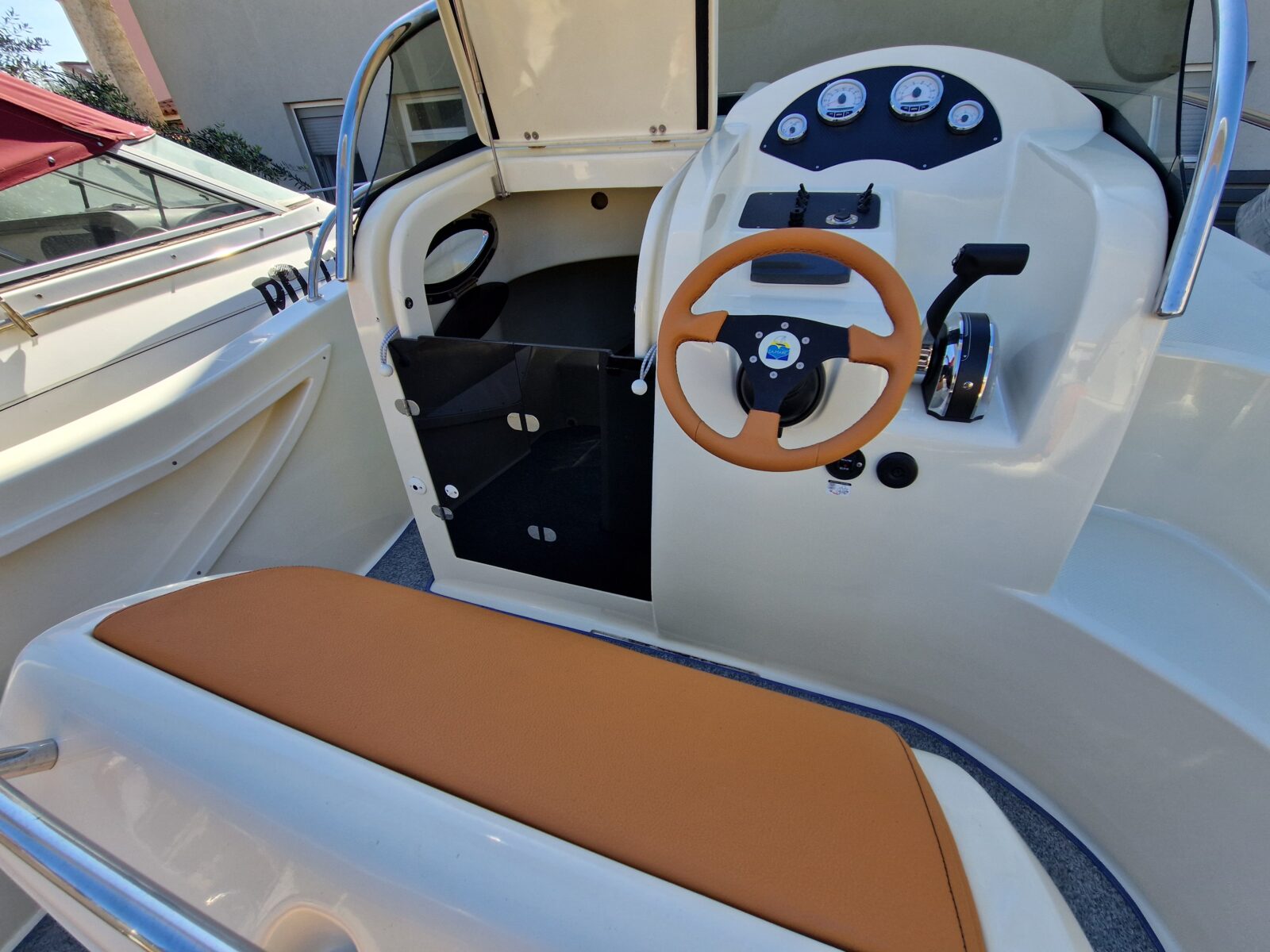 Prua al vento FLAMME 22wa | 2016. | Mercury 150ks | 28.000,00EUR - cover