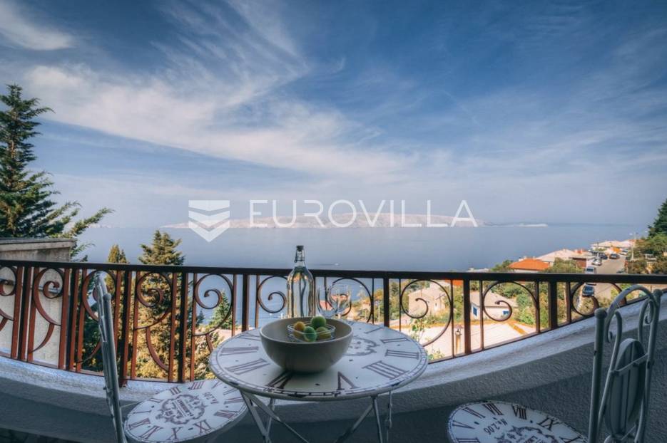 Senj, prekrasna vila s 6 apartmana - cover