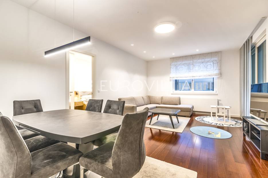 Maksimir, Kraljevićeva, VMD, četverosoban stan 117 m2 dva garažna mjesta najam - cover