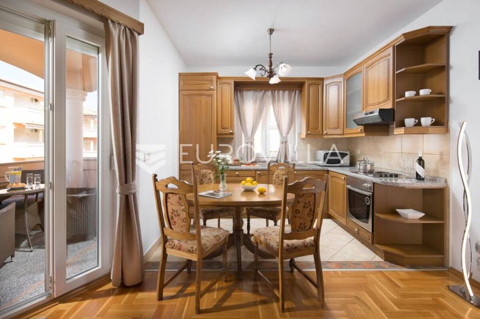 Istra, Medulin, prostrani uređeni stan NKP 70,47m2 s dvije spavaće sobe - cover